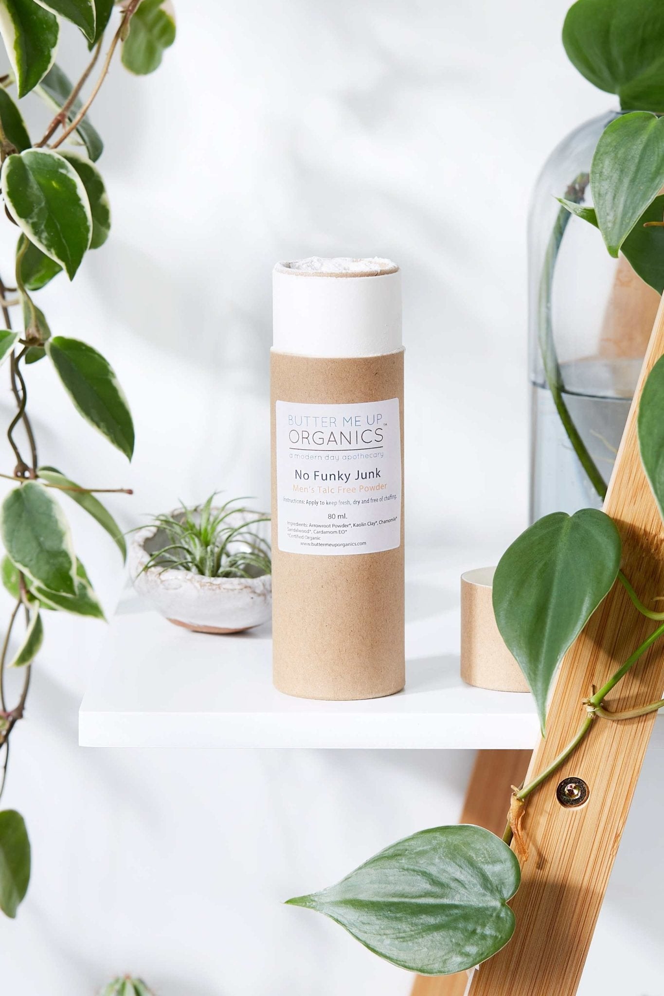 No Funky Junk / Men's Talc Free Powder - The Edible Petale Company