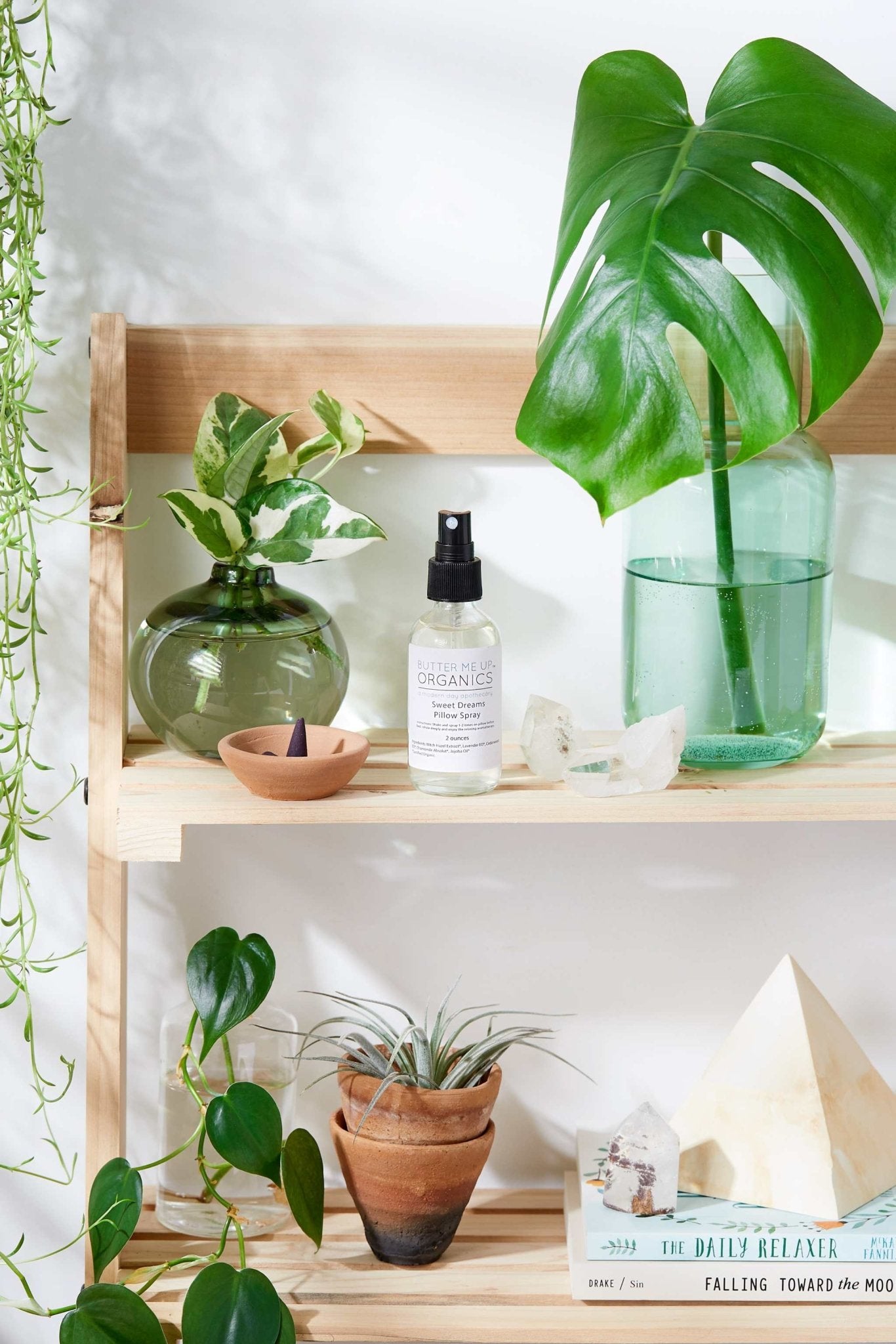 Organic Pillow Mist / Aromatherapy / Relaxing Essential Oils / Gentle Sleep / Butter Me Up Organics - The Edible Petale Company